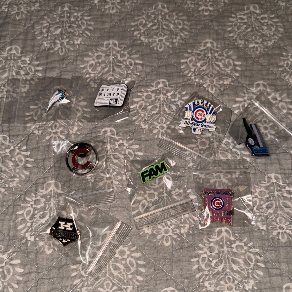 Chicago Cubs Pin Lot Set of 8